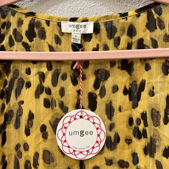 Cheetah print bell sleeve cover up - Picture 2 of 6